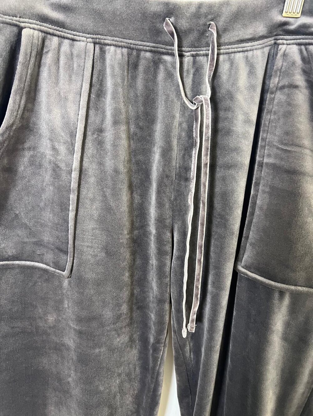 Nicole Richie for Harlow 1960 Gray Velour Jogger Pants Medium Comfortable Casual - Picture 9 of 10